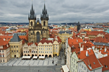 PRAHA – METROPOLA  NAD  VLTAVOU